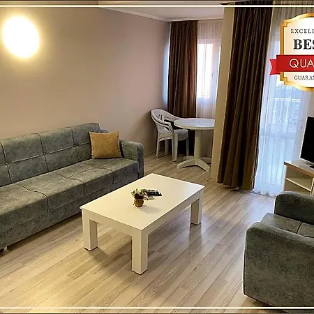 Silver Tower Family فندق